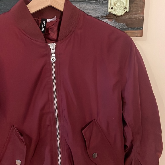 H&M Divided Burgundy Bomber Jacket Size 4 - Picture 9 of 16